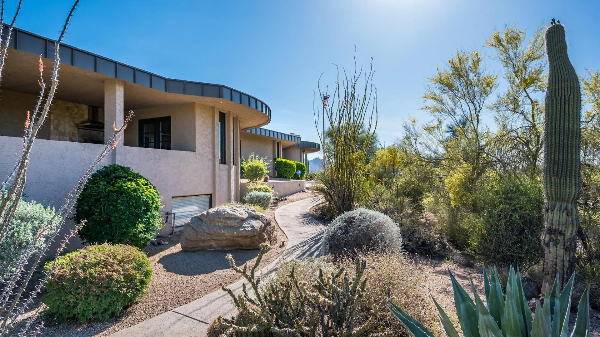 Villa Carefree Crest: Jaw Dropping Views Pool 2 Casitas Outdoor Living Scottsdale
